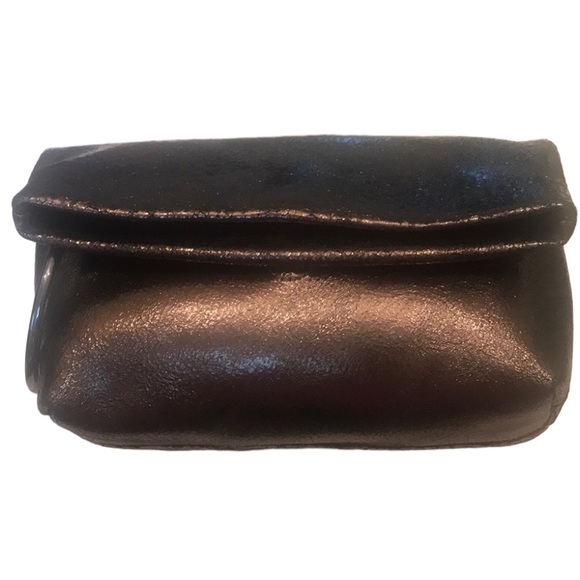 NWT CLUTCH WITH BRACELET HOLDER - Picture 2 of 5